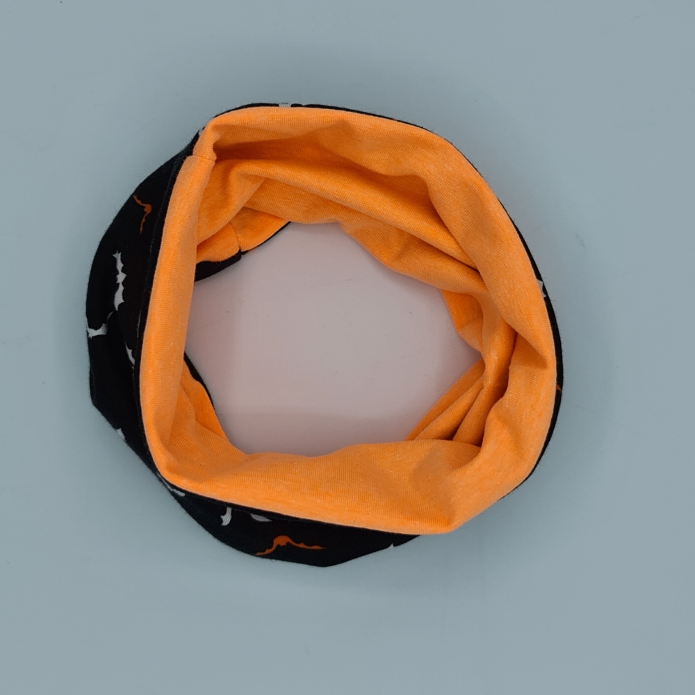 Halloween Loop für Hunde schwarz mit orangenen & weißen Fledermäusen
